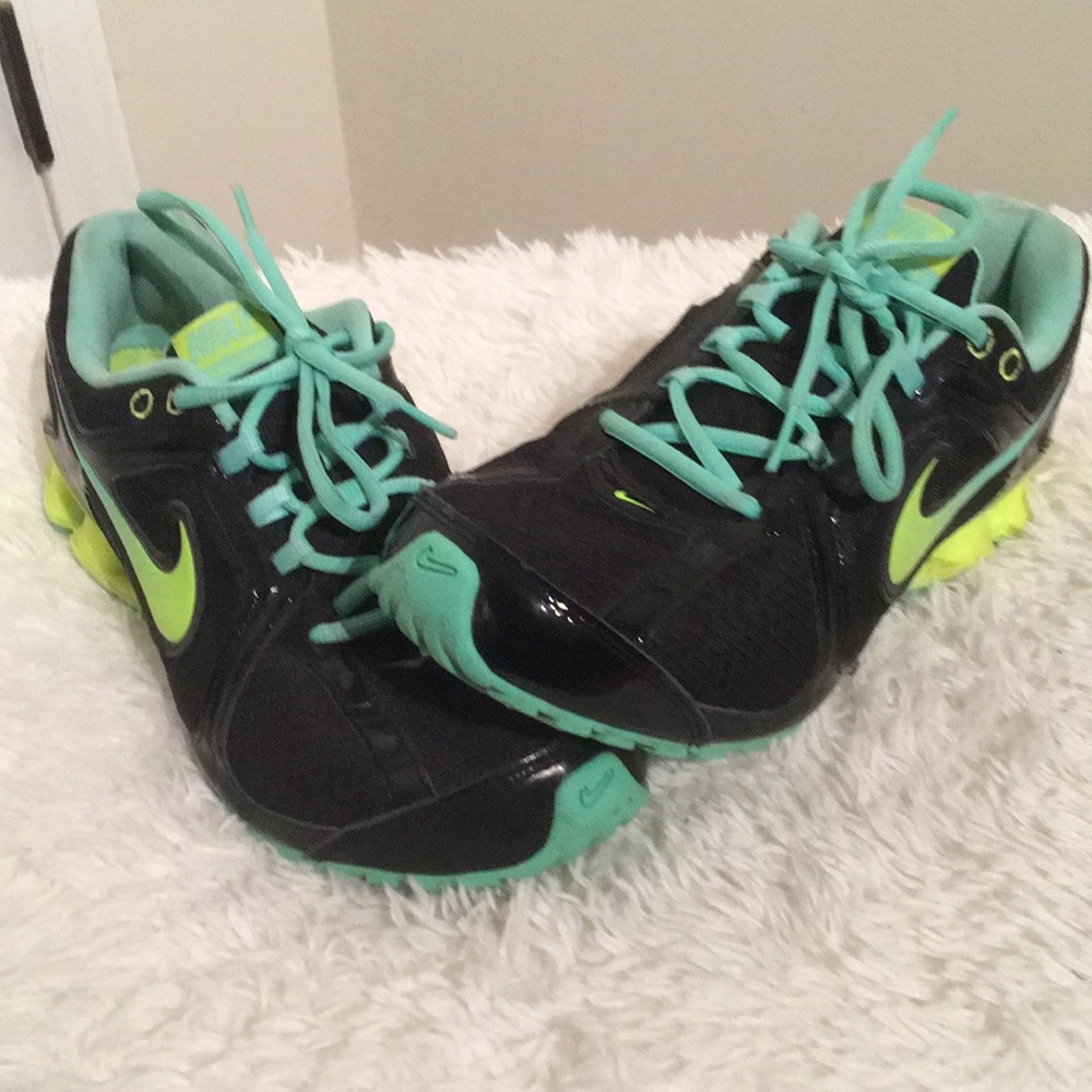 Nike Black & Green Nike Shoes